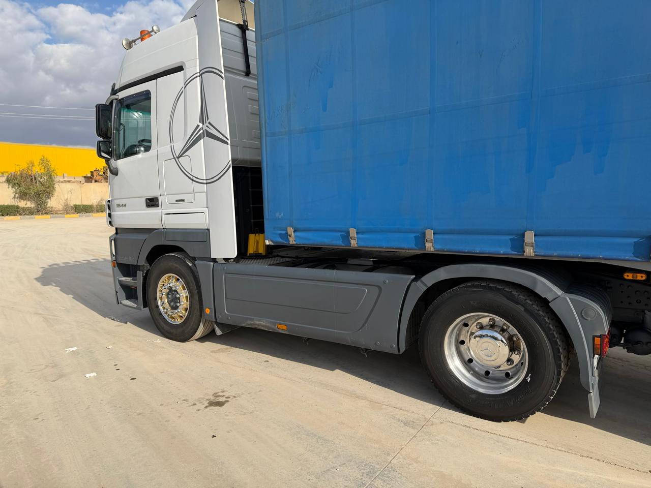 يالله
سلام عليكم 

سياره للبيع موديل 2012

سنويه وهزه جديده 

حجم 1844

رقم سليمانيه

مواصفات 

كامره وحساس

ريتايدر 5طكات 

ويل كروم دبل تانكي كاز 

هورنات بلادي تخم تاير راس وعربانه 

جادر مسرح 

دناكير مارسدس 2 دنكير رفاع بلادي 

عنوان السياره كركوك ***********
