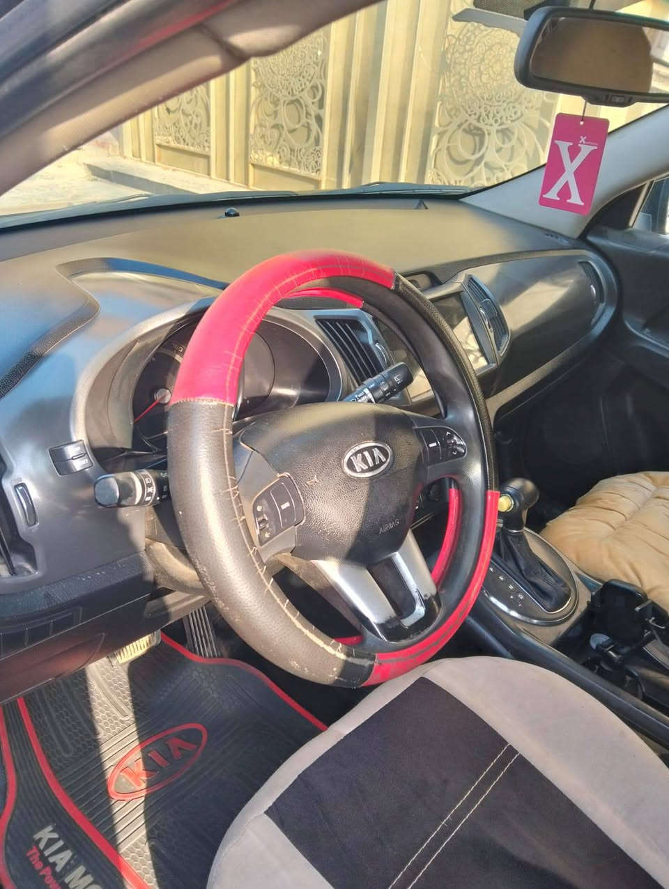 كيا سبورتج 2012 كامره 
بلوجكترات
5ويل كب 
تبريد تدفئة
كير اوتو+عادي
مكينه وكير خير من الله
صدرها خير من الله
سيارة استخدام مال بيت ممتعوبه
موقعها بغداد المشتل
للاستفسار:
‪...***********‬‏.*********** بغداد, العراق
