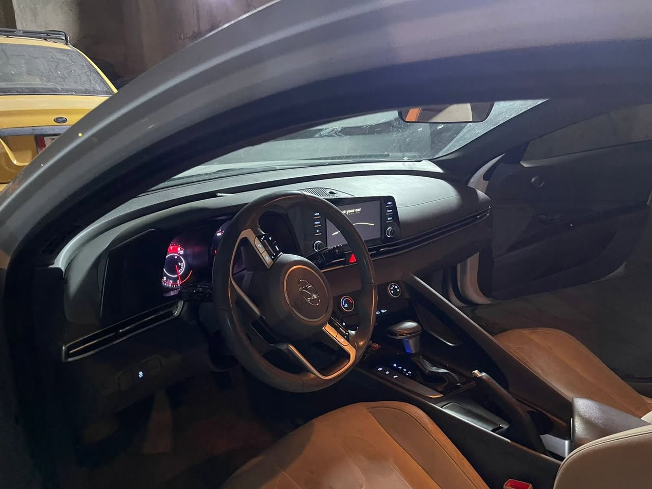 سياره مطلوبه الى مصرف صناعي باقي عليها سنتين ونص تقريبا 
رقم بغداد 
سياره ١٦٠٠ 
كلين سياره خليجيه 
واني صاحب. السنويه ستقطاع مباشر 
وتساب ***********
