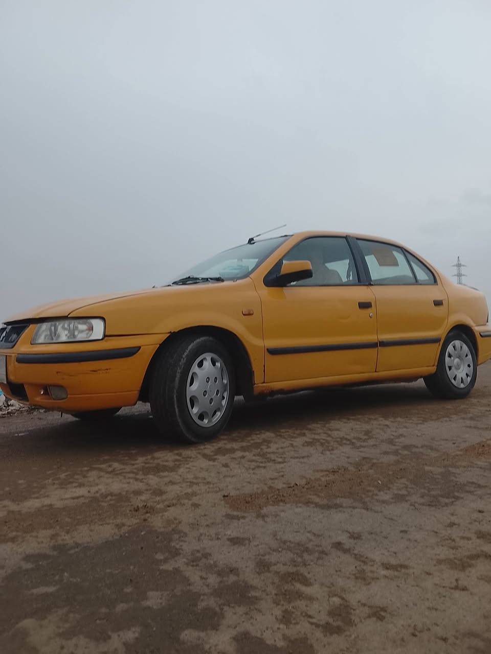 السلام عليكم سمنت موديل 2011 سياره جاهزه مكينه جديده حداديه جديده سياره مقفوله من الضربه السعر 33 وبيهه مجال  السنويه 29 سياره باسمي تحويل ثاني يوم عنوان بغداد مصفره هيئه وخط وبحث رقم الهاتف ***********
