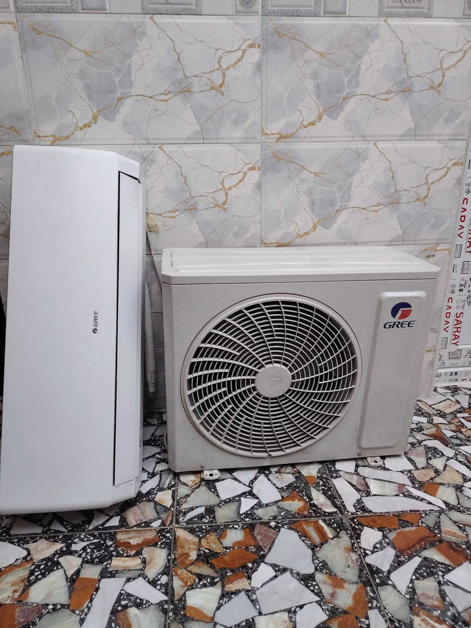 سلام عليكم سبلت 1 طن نوعيه كري الحديث اصدار الجديد اقتصادي شغال عل فحص نضيف جدا مستخدم قليل سعره 300 وبي مجال اتصال عل رقم *********** مكاني بغداد مدينه الصدر
