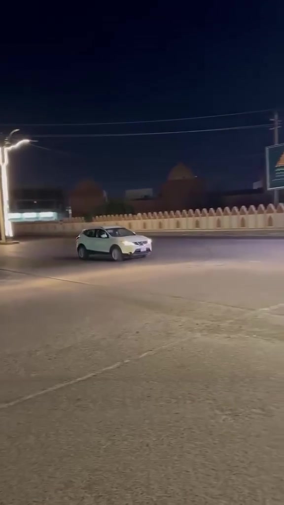 📢 بشرى سارة لأصحاب الأعمال والشركات في مدينة تكريت! 📢
يسرنا أن نعلن عن  بدء تشغيل شاشات العرض الإعلانية الرقمية** في أهم وأكثر التقاطعات حيوية داخل المدينة لتكون واجهتكم الأقوى للوصول إلى أكبر عدد من العملاء:
📍 **مواقع الشاشات:

 1. الشاشة الأولى:تقاطع الجامع الكبير.
 2. الشاشة الثانية: تقاطع بلدية تكريت.
 3. الشاشة الثالثة: شارع الأطباء - مقابل حلويات جدو.
🚀 **لماذا تعلن معنا؟**
 * موقع استراتيجي يضمن أعلى نسبة مشاهدة يومية.
 * إضاءة وجودة عالية تجذب الأنظار ليلاً ونهاراً.
 * خطط أسعار مرنة تناسب جميع المشاريع (الناشئة والكبرى).
📞 **للحجز والاستفسار واختيار باقتكم الإعلانية، يرجى التواصل معنا


**إذا كنت صاحب هذا الإعلان وتريد حذفه لأي سبب، رجاءا أرسل رسالة إلى الدعم الفني**