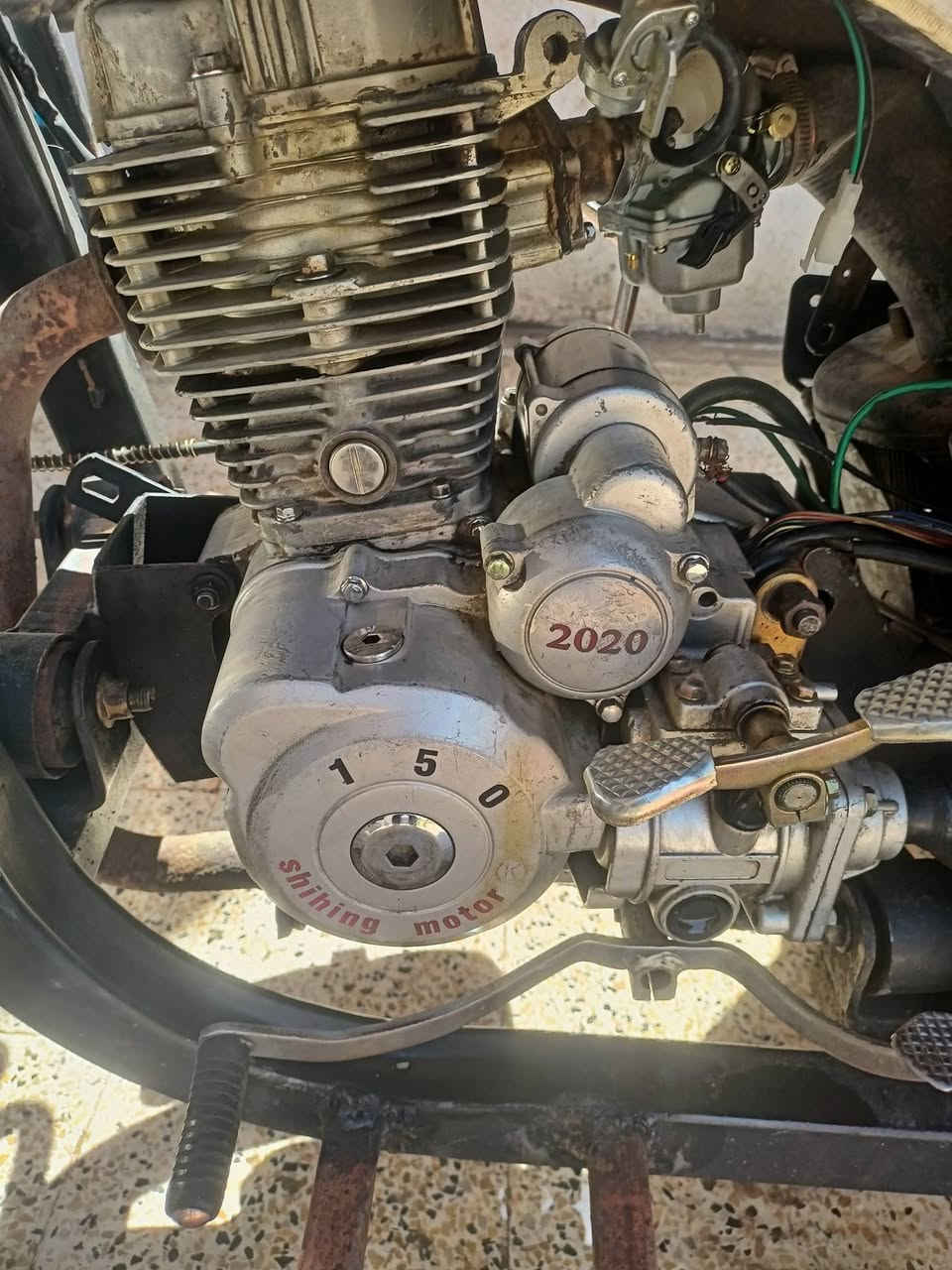 ستوته للبيع 2019 سلف يشتغل عوزه بس باتري 
محرك 2020 محركها 150 الشاصي بيها فطر 
منافيس بيها بالانتصار شارع 60 السعر 950 بها مجال شيء بسيط 
***********
