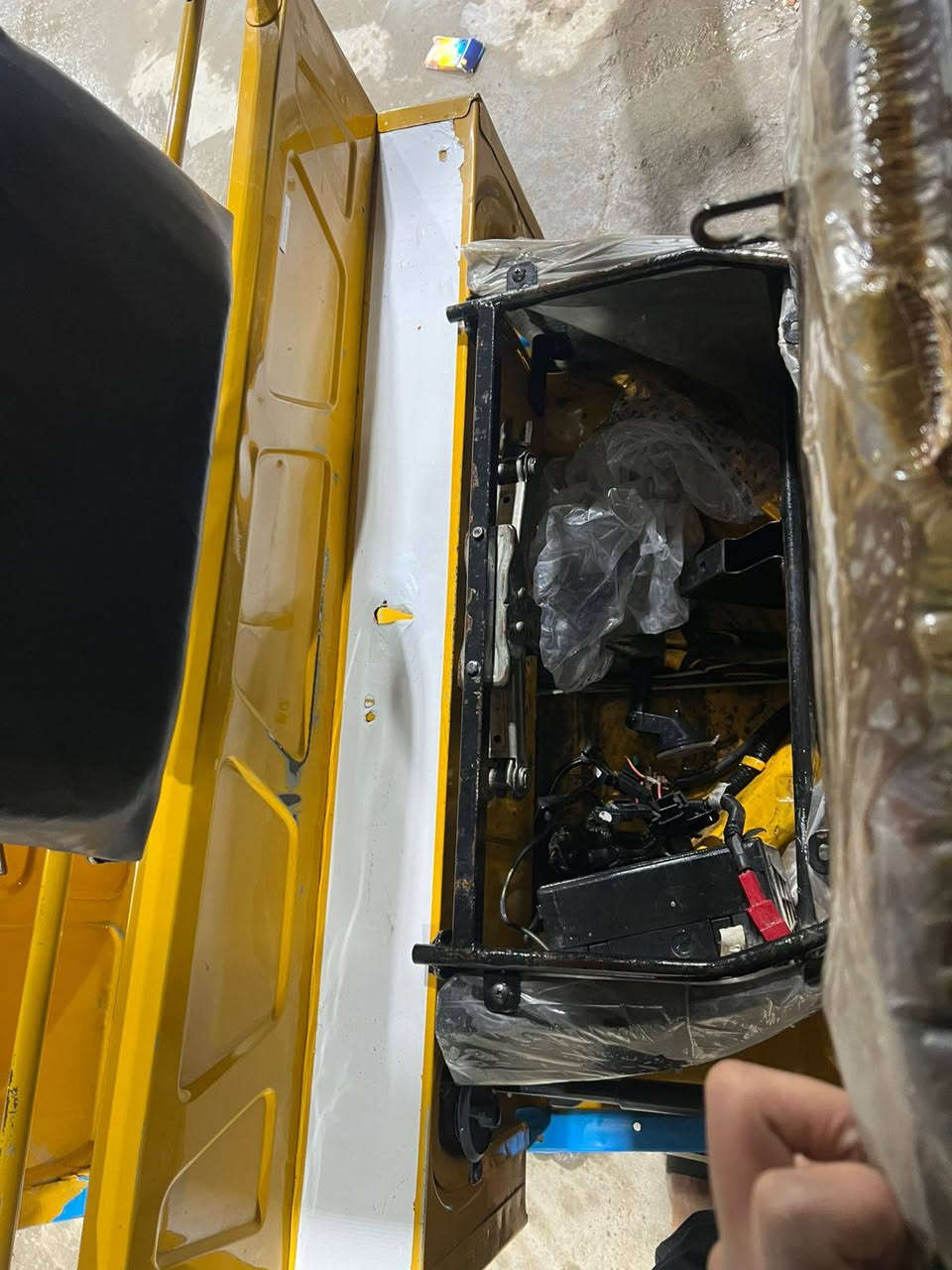 سلام عليكم 

تكتك موديل 2020 مرقمه رقم وسنويه رقم نكليزي تكتك خير من الله كشر يخبل بيه نصبه معمره بس دواسات وبيه بارد بل لغد موضح بصوره تخم تايرات جدد السعر 7مليون وبيه مجال العنوان الدوره رقم *********** واتساب متواجد فيس ممتواجد
