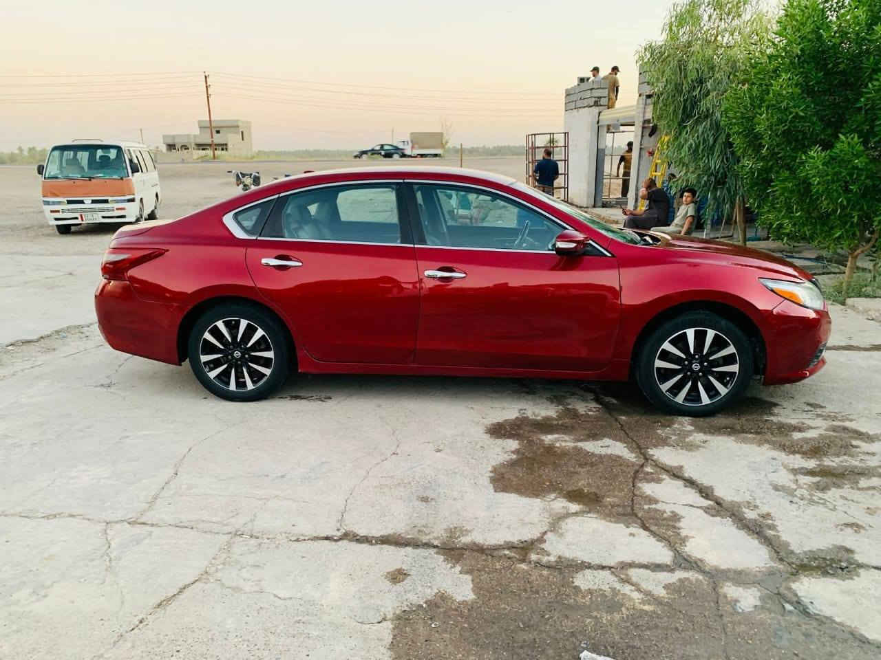 السعر (125) ALTIMA _2018 (SL)
▪️كير ومحرك وحدادية مكفولات 
▪️اعلى مواصفات SL عدى الفتحة تدفئة بالستيرن والكشنات كشنات كهرباء كامرة وشاشة ورادار ومثبت سرعة وتحكمات ستيرن  
▪️سنوية لل30 وبعد شهر يلا تسقط الهزة والبراد 
▪️تدفئة شغالة كامل والتبريد جيد بس مو كلش ثلج
▪️معلاية خلفي امامي تاير بلادي ويل كب ١٧
▪️حادثها جداً بسيط وموضح بالصورة باب السكن مبدل بسبب الخسفة الواضحة بالصور وجامرلغ الخلفي جهة السايق وربع من الباب 
والسونار موجود 

(السعر ١٣٥ ) 
للأستفسار مراسلتي على الصفحة▪️كير ومحرك وحدادية مكفولات 
▪️اعلى مواصفات SL عدى الفتحة تدفئة بالستيرن والكشنات كشنات كهرباء كامرة وشاشة ورادار ومثبت سرعة وتحكمات ستيرن  
▪️سنوية لل30 وبعد شهر يلا تسقط الهزة والبراد 
▪️تدفئة شغالة كامل والتبريد جيد بس مو كلش ثلج
▪️معلاية خلفي امامي تاير بلادي ويل كب ١٧
▪️حادثها جداً بسيط وموضح بالصورة باب السكن مبدل بسبب الخسفة الواضحة بالصور وجامرلغ الخلفي جهة السايق وربع من الباب 
والسونار موجود  
للأستفسار مراسلتي على الصفحة


**إذا كنت صاحب هذا الإعلان وتريد حذفه لأي سبب، رجاءا أرسل رسالة إلى الدعم الفني**