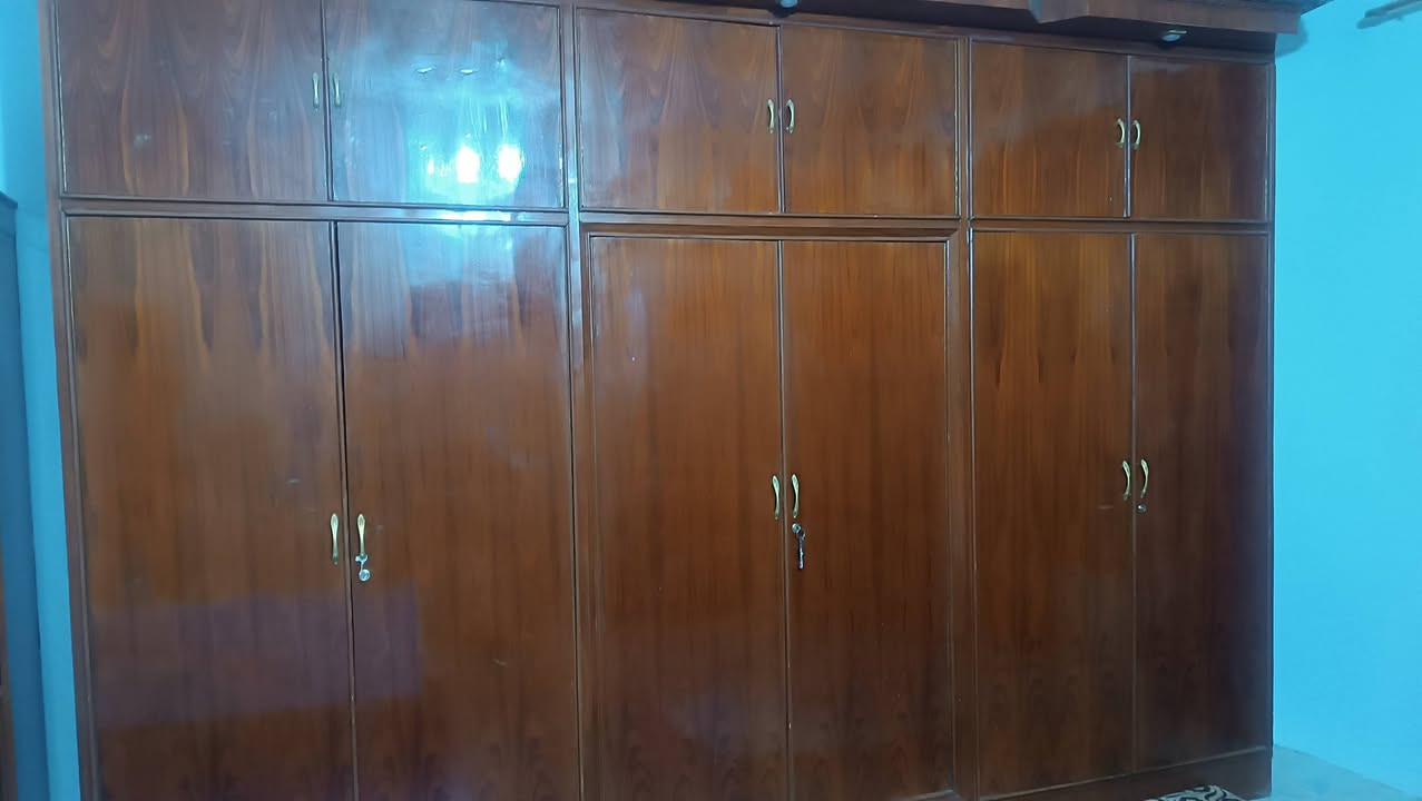 قرفه للبيع السعر 800 وبيها مجال
***********
