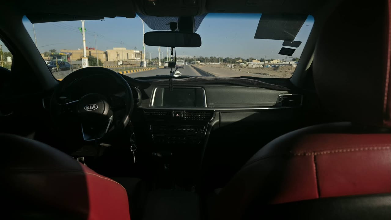 السلام عليكم
اوبتيما امريكي ١٩ 
رقم ذي قار 
بأسمي 
ماشيه ١٠٧ الف ميل 
مبدل بنيد فقط 
السياره عليها ادامه كامله 
السعر ١٤٥ وبيها مجال بسيط 
***********
مكان السياره الناصريه
