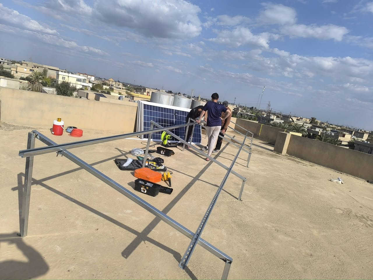 تم تجهيز و تنصيب منظومة 20 امبير نهاري 14 ليلي
تم تجهيز و تنصيب منظومة طاقة شمسية متكاملة لمنزل الاخ ابو احمد يونس العبدالله الغرب
مكونات المنظومة 
10الواح لونجي 615 واط ضمان 15 سنة 
انفيرتر سولير 11 كيلو واط ضمان سنتين 
بطارية ليثيوم HJPV ..١٦ كيلو ضمان 10 سنوات 
قواعد حديد مغلون ميكانو 
و تثبيت الألواح ب كلامبات 4 ملم
للاستفسار زوروا موقعنا 
كركوك شارع القدس 
العباسي الشارع العام محلات ضرغام الصكر 
او الاتصال على الارقام ***********
***********
