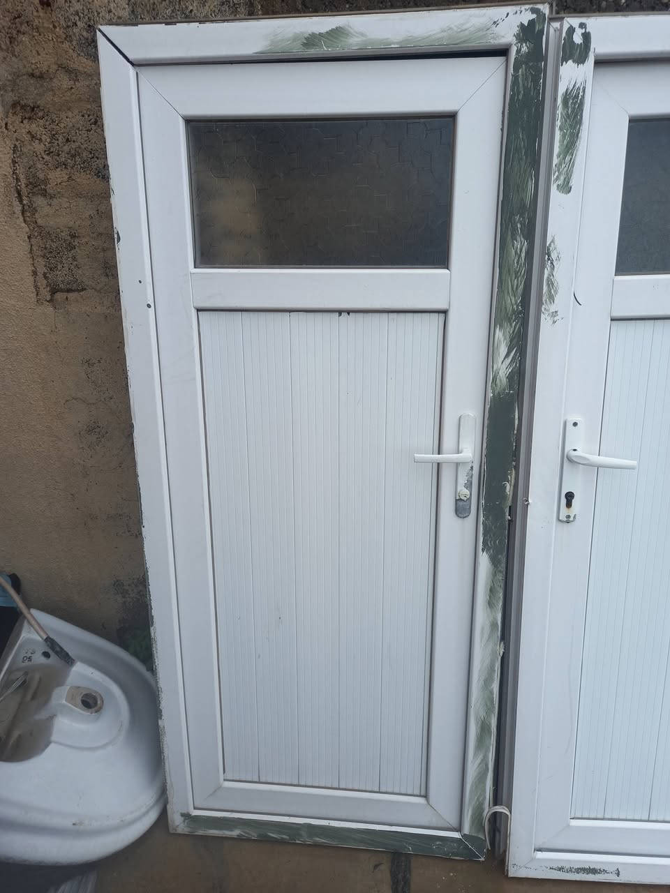 سلام عليكم متاح ابواب عدد (2 ) الارتفاع( 180) والعرض (80 ) السعر (70)الف  وبيهن مجال قليل المكان كركوك حي الشهداء
هذا رقمي ***********
