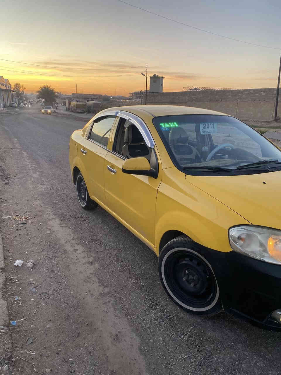 سياره افيو ٢٠١١ السيارة على ايدي ممخلي بيها نقص سياره مال رزق  شركه عامه كير توماتيك كير ومحرك شرط بيها تلكيطات مال تكسي بدون دواخل السعر ٦٠ وبيها محال جدا بسيط (مكلفه بلنشر) *********** بي واتساب
