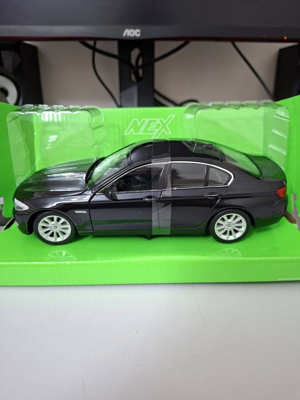 #BMW 535i
Scale 24
#welly انتاج شركة 
فتح ابواب وكبوت
تحكم طاره بالعجل
معاها اداه لفتح الأبواب والكبوت


**إذا كنت صاحب هذا الإعلان وتريد حذفه لأي سبب، رجاءا أرسل رسالة إلى الدعم الفني**
