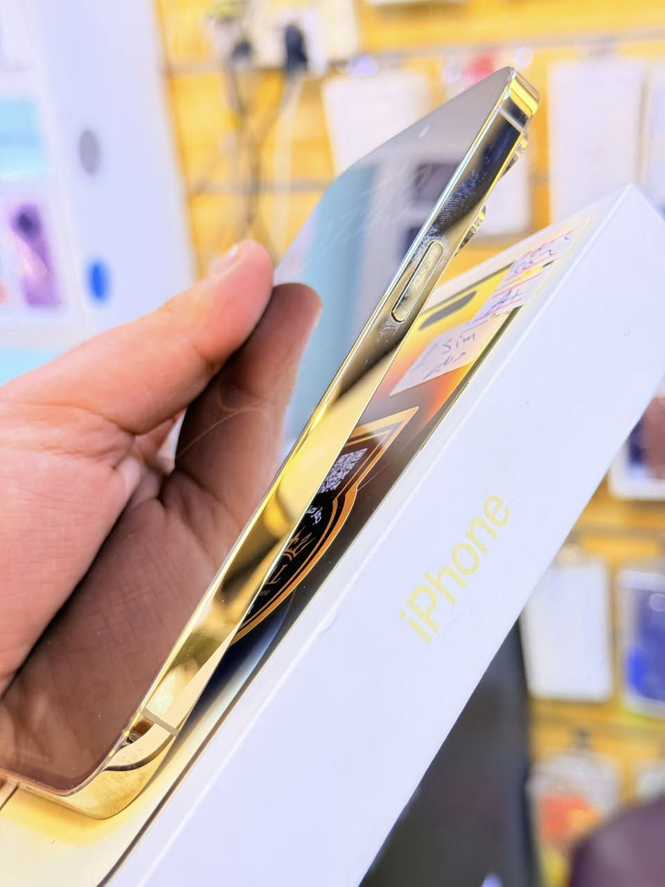 ايفون 14برو ماكس ذاكره 256بطاريه 92‎%‎دبل سيم كارت جهاز اخو جديد زلغ واحد مابي وتر بروف جهاز بمعنه كلامه نضيف هوه جديد سوه لا مفتوح ولا مصلح فحص حاسبه كوله نورمل ملحقات كامله ضمان 5ايام من مركز 
سعر 900الف قفله من الاخير 
بغدادالبياع شارع عشرين مكتب ماستر للمبايل 
***********
