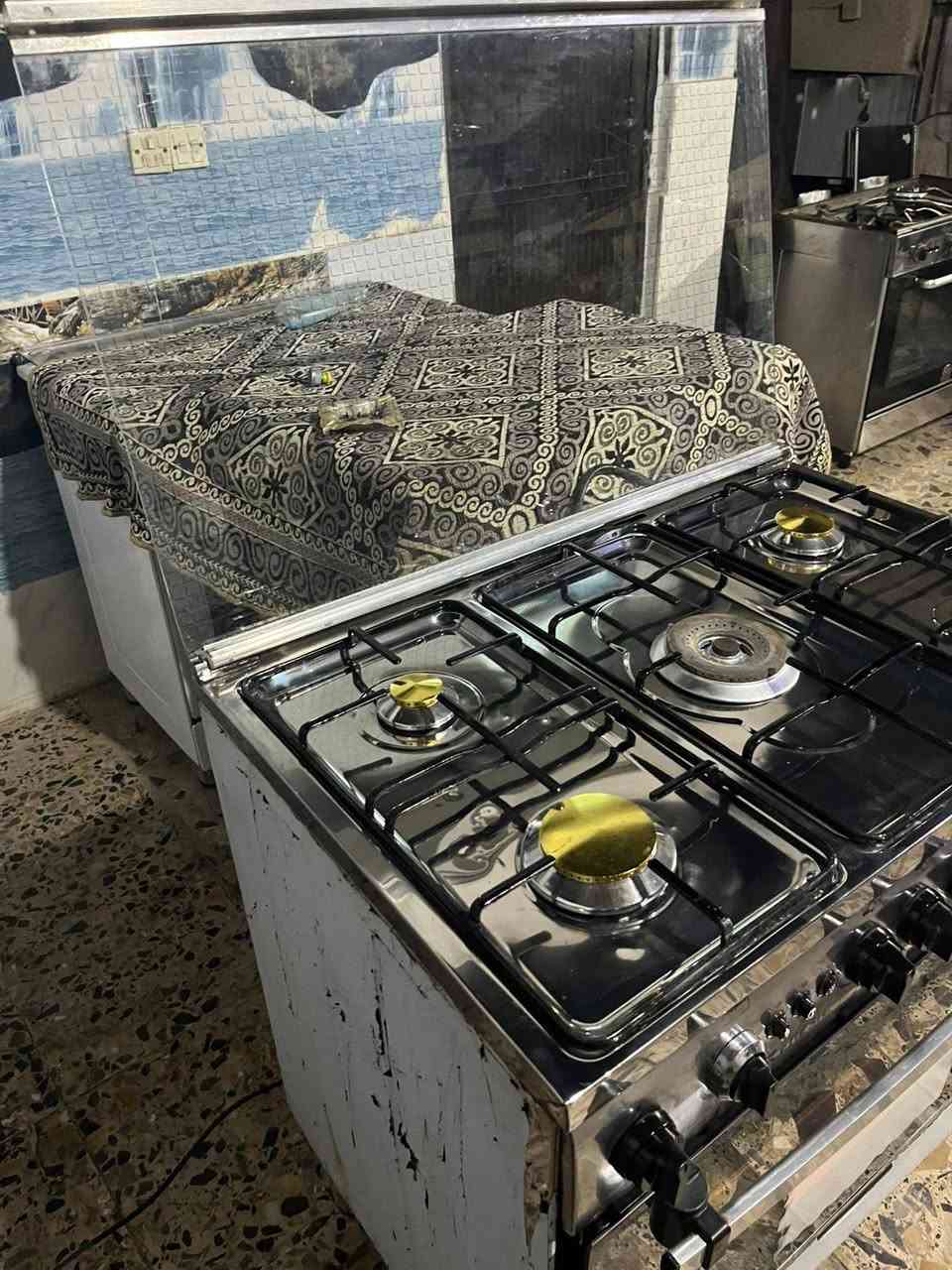 طباخ فريش مصري نضام بوري قياسه 60 في 90
جداحه مشويه كلوب شغاله.  بعده بل لايلون مال شركه
السعر 250.   العنوان بغداد 
رقم الهاتف *********** وبي واتساب
