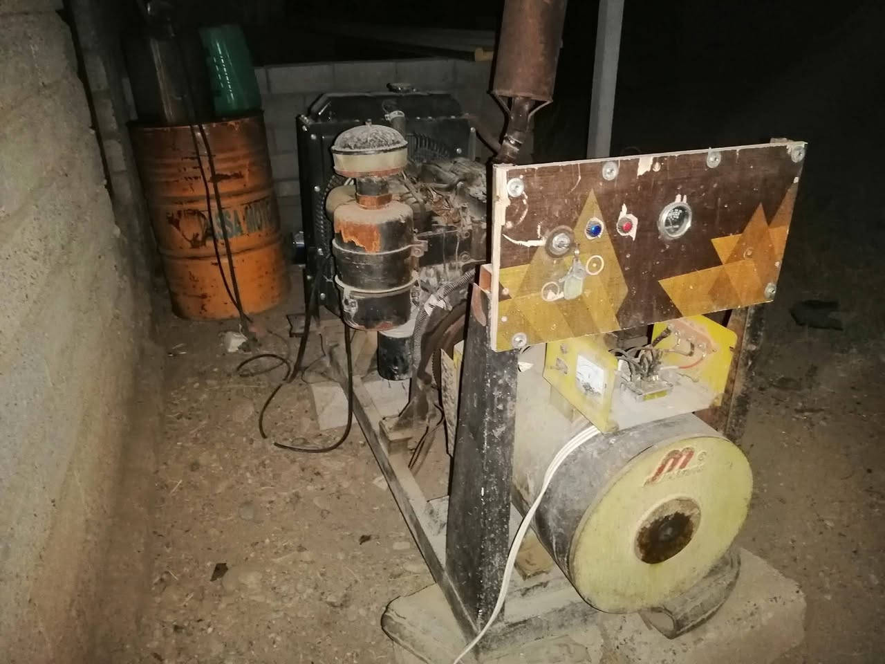 مولده كيا300عادي لانفخ ولا صرف جنيتر جديد 120امبير 12ورقه بي مجال لاستفسار الاتصال على الرقم ***********
