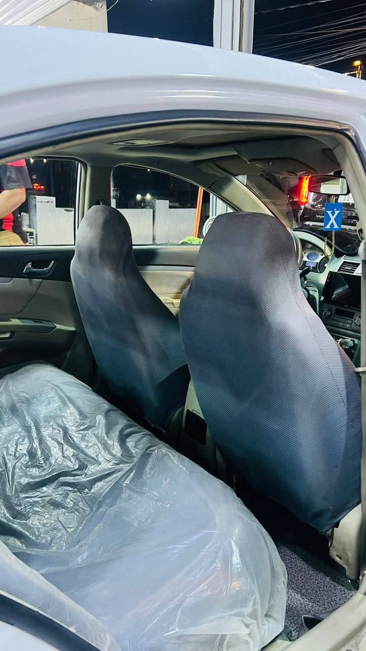 ‏‎       ——— لـلـبـيع  ———
‏‎ ام كراند .      —       C7

‏‎وراد صيني.        —  بدون ايرباك 

‏‎الموديل               — 2012  النداء الاخير 

فئة                     C7 اعلى فئه  بلصيني  

حجم المكينه 1.8        يعني تسحك عادي محسن

‏‎اللون                   — احمر  

المسافه المقطوعه — 200كيلو
‏‎- شاشه كبيره تدعم نظام الأبل كار باي ونظام الاندرويد 

‏‎- شاشه عداد  

‏‎- بگ لايت LED 

‏‎-ليد نهاري

‏‎-كامره خلفيه دواره

- اناره داخليه بلادي
 رقم السياره    — بغداد 

‏‎موقع  السياره — بغداد — تاجي سبع البور 

‏‎للأستفسار.     رقم وتساب***********السعر45
