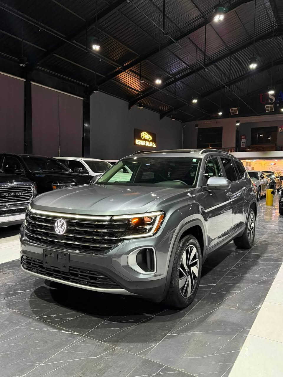 فولكس ولگن اطلس VOLKSWAGEN ATLAS 
موديل. ٢٠٢٥
ماشية. ١٦ الف 
ضرر: باب و جاملغ ورا مصبوغ بدون دواخل رقم شاصي بالمنشور 
ارباك : بس بردة ، ستيرن او داشبورد ماطاك سليمة ١٠٠٪؜١٠٠
مواصفات : بانوراما ٤*٤ دبل اكسل كوشنات جلد بارد او حار شاشة كبير ويل جبير بردات بيلادي
 رقم شاصي : 1V2KR2CAXSC553401

السعر. ٢٨٨$ ورقة وبي مجال

كورك : ***********
اسيا : ***********
عنوان : شركة ريبوار سالار صالح عل شارع ١٠٠م منطقة معارض 

تترقم. اربيل. دهوك. سليمانيه
