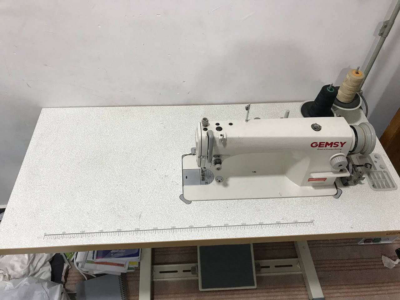 مكينه خياطه للبيع نضافه 100%. بعدها جديده بعدها بغراض الشركه بيها ابر مال الشركه هم
كلشي مابيها سعرها 225الف وبيها مجال للشراي 
مكاني بصرة ابو الخصيب ابو الجوزي 
***********
