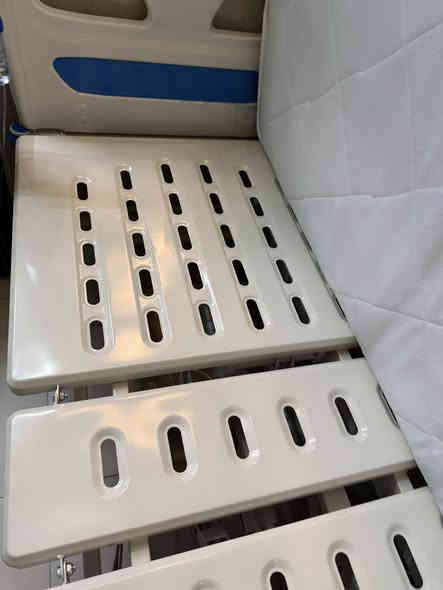 جرباية طبية كهربائية نظيفة جدا قليله استعمال ٥٠٠ الف رقم وات ساب ***********
