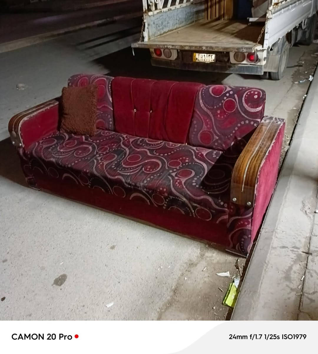 ديوان درجه اولى خشب تفصال اربع قطع للبيع للاستفسار هذا رقمي بي واتساب***********
