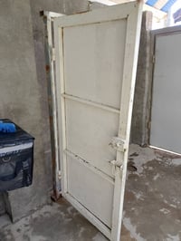باب للبيع • باب قوي • باب ثقيل • ابواب • باب منزل • باب خارجي • باب نج...