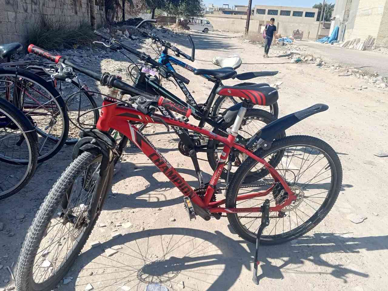 بايسكلات مختلفه  للبيع كل بايسكل ابسعر  وذا جمله كلهن يختلف السعر بغداد البياع نهاية الشرطه الخامسه


**إذا كنت صاحب هذا الإعلان وتريد حذفه لأي سبب، رجاءا أرسل رسالة إلى الدعم الفني**