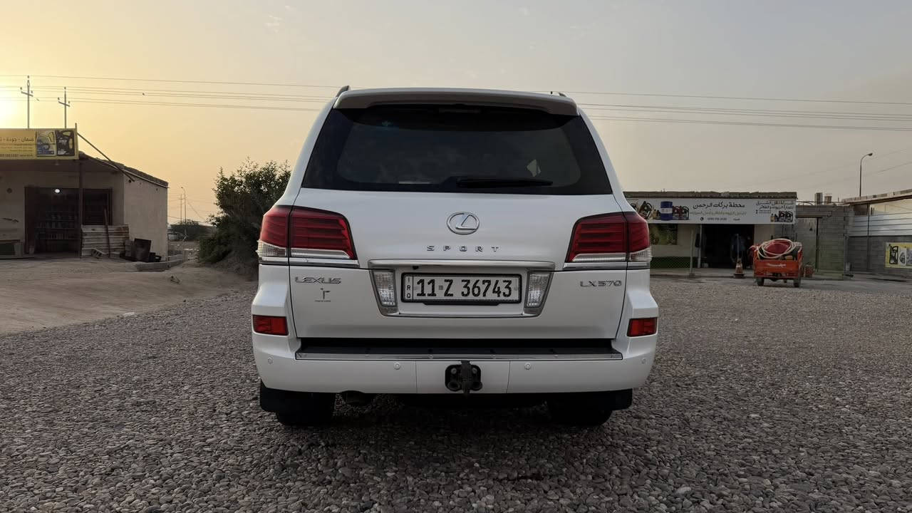 لكزس خليجي 2013
سبورت كفاله عامه حتى الدعاميات
بيها طلقه بالقماره  ( فقط )
فول موصفات
خمس بصمات
محرك 5.7
جكات
دواخل جلد بيجي
تدفئه وتبريد بالمقاعد 
مقاعد خزن
رادار
تثبيت سرعه تفاعلي
تبريد اربع قطع
شاشات خلفيه
الباب الخلفي كهربائي 
اربع كاميرات 
حساسات اماميه خلفيه

ماشيه 104,000 كم حقيقي

رقم بغداد باسمي
تحويل مباشر

السعر 42,000 $

يعني اربع دفاتر و عشرين ورقه

مكان السياره البصره / الزبير
***********
