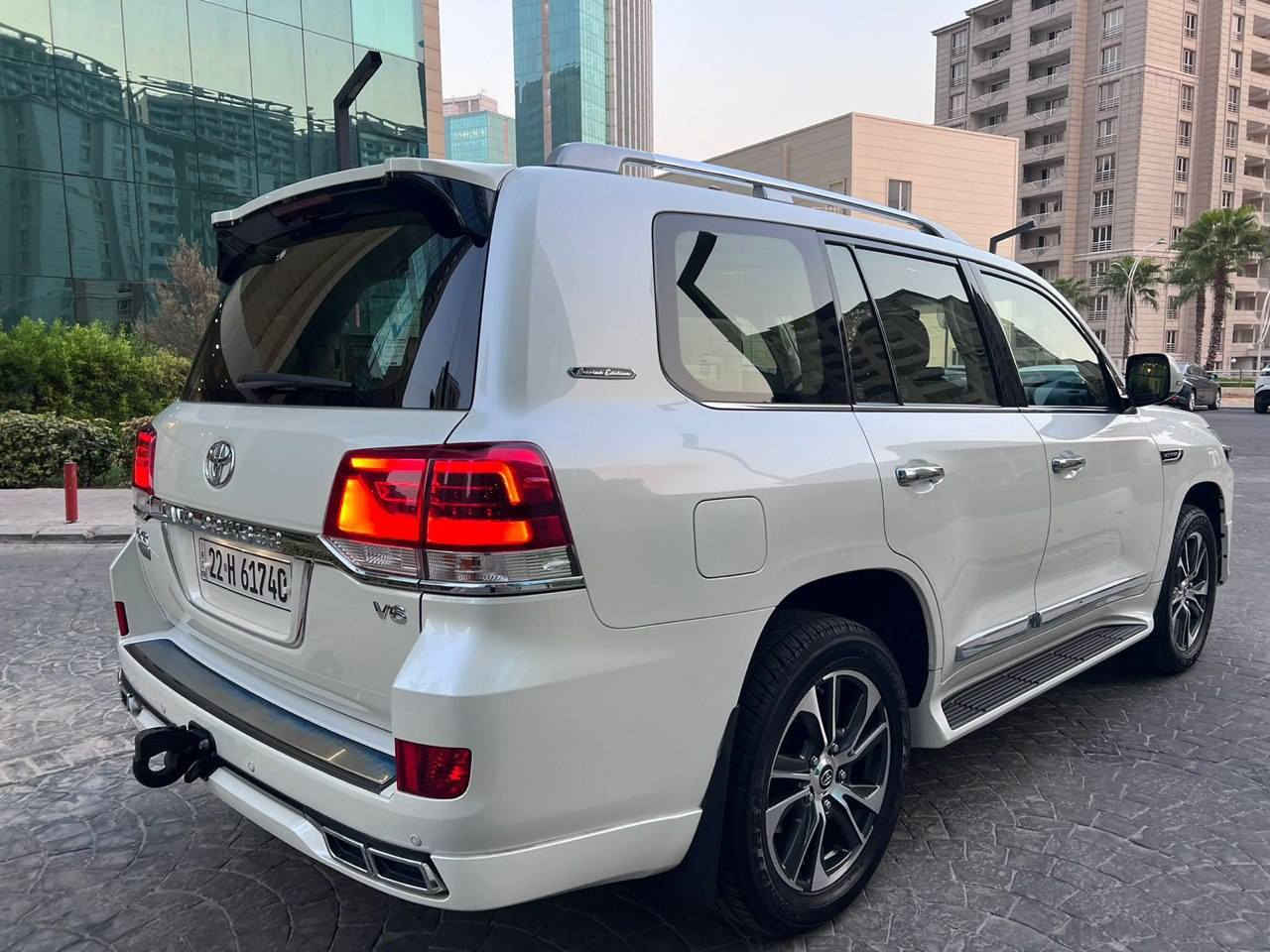 لاندكروز 2020 كراند تورنك فول مواصفات 
رقم اربيل باسمي سنويه وهزه جديد
سياره شركه جيهان 
محرك ٦ سلندر 4000
 8 ارباك بلادي 
71 الف ماشيه حقيقي 
السياره مكفوله كفاله عامه 
السياره عليها ادامه كامله 
تخم تاير جديد دلوب 2025
شاشه ليزرية العدادات ‏
كشن ٣ حركات 
تشغيل عن بعد
‏مرايه جانبيه قلاب
لايت اسود بلاد
‏دوسات لزيريه 
‏‏- دفع رباعي
‏‏- هوك بلادي 
‏‏- نظام مانع للانزلاق 
شاحن وايرليس
‏‏النظام المساعد على نزول المنحدرات 
‏‏- تشغيل بصمة 
- خمسه بصمات ابواب
- باب خلفي كهرباء بلادي 
‏‏- دخول ذكي
‏‏- مثبت سرعة
‏‏- فتحة سقف
‏‏- فول تحكم ستيرين
‏‏- شاشة ملاحة باللمس
‏‏- كاميرا خلفية 
‏‏- بلوتوث
‏‏- مشغل CD
‏‏- منفذ AUX & USB
‏‏- مقاعد جلد قرميطي
‏‏- مقاعد كهرباء
‏‏- مرايا شفط
‏‏- اشارات بالمرآة
‏‏- كشافات ضباب
‏‏- زراك لايت 
‏‏- فرامل مانع للانزلاق
‏‏- حساس امامي خلفي 
-ثلاث شاشه بلادي اصل 
الاستفسار الاتصال
*********** بغداد, العراق
