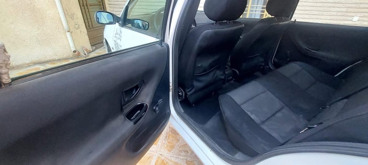 السلام عليكم للبيع
بيجو  306  جديده ماشيه 186 الف كيلو بيها بارد بسيط وهذا الحار الموضح بالصور بدون صبغ  
موديل ٢٠٠٢ باسمي رقم بغداد مشروع وطني حره
السعر ٥٥ وبيها مجال مكاني بغداد الامين الثانيه 
رقم الهاتف /***********
