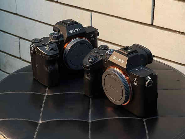 السلامعليكم 
بديات 2 سوني alll نضيفات مثل متشوفون كدامكم  وبعد انضف  ثنينهن مليونين 600 الف مستعجل على البيعه مالتهن  وجماعت الشتر هذه مرور لس والكامره صار شهر فاتحه من الجيس وغراضه كامله 
ورونن مني فور ممستخدم بس مفتوح من الكارتون 
500 الف امانه مامستخدم 
للاستفسار اكثر ***********  او ‪0783 825 2304‬ مكاني بابل وعندي توصيل حته للسعوديه مستعجل على البيعه
