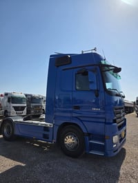 اكتروز موديل ٢٠٠٥ حجم ١٨٤٤ رتايدر ابو صاروخ ثلاجة  مربوطه صهريج بيه حل...