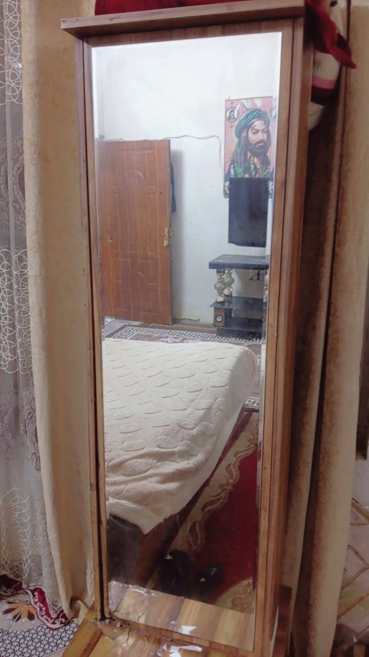 غرفه للبيع 6 قطع ب 500 بيه مجال اي ضرر مابيه فقط زاويه حاطين عليه جلاد مكان الحسينية


**إذا كنت صاحب هذا الإعلان وتريد حذفه لأي سبب، رجاءا أرسل رسالة إلى الدعم الفني**