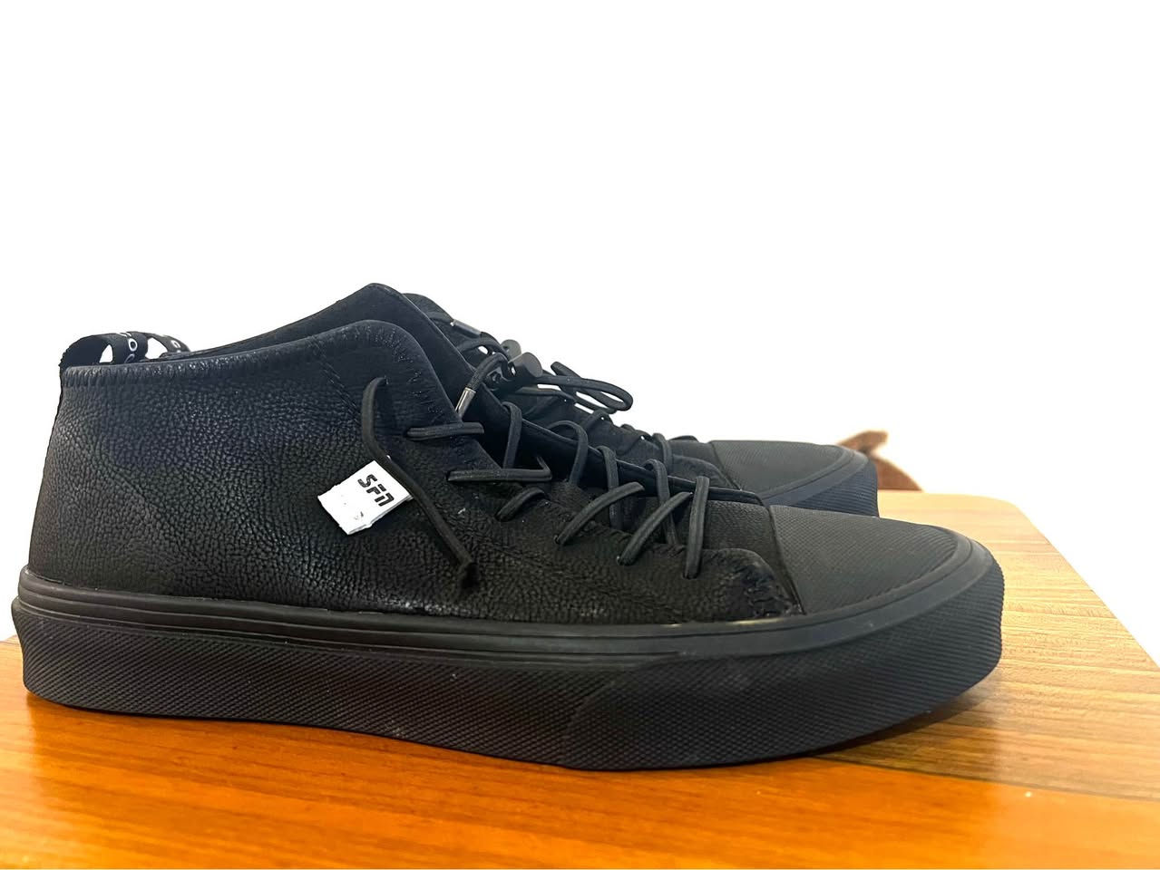 سنيكرز عالي اكر, نينوى


**إذا كنت صاحب هذا الإعلان وتريد حذفه لأي سبب، رجاءا أرسل رسالة إلى الدعم الفني**