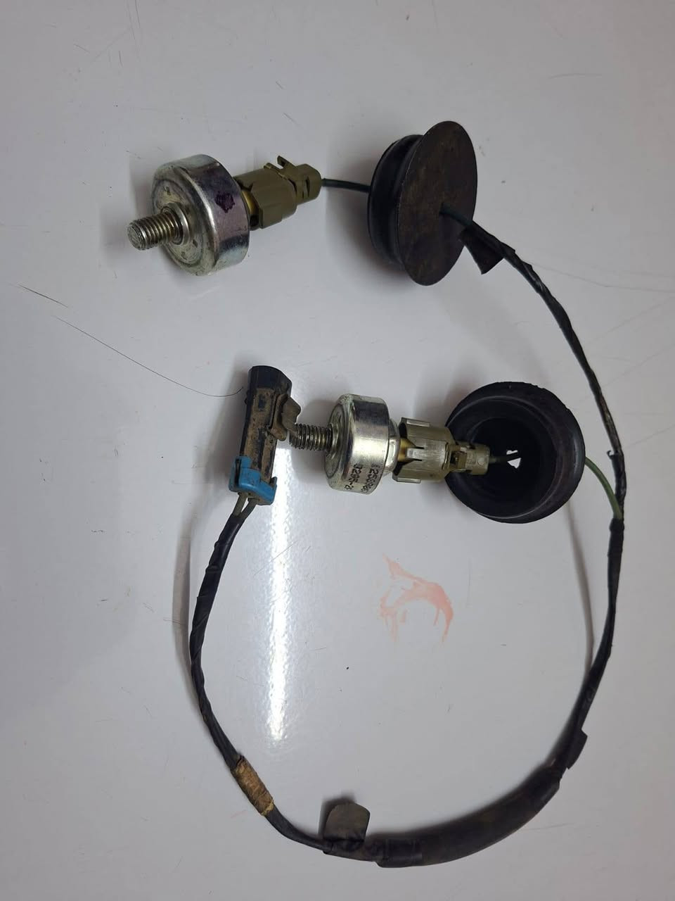 السلام عليكم شباب
كنترول تاهو جمسي اصلي تفصيخ 

 موديل 2007_2014 ✅️

السعر 130 الف 

يده اشاره تاهو جمسي أصلي حاويه 

موديل 2003_2006 

السعر 50 الف 

جوزه دوانز ورتاد تاهو جمسي 

موديل 2003_2006 

السعر 125 الف 

قاعده فيوزات تاهو جمسي اصلي كصه 

موديل 2003_2006 حرفUL

السعر 75 الف 

كنترول جام الفينيه 2000_2002 

السعر 120 الف 

فان تبريد امامي تاهو جمسي 

2000_2006 
السعر 50 الف 

كرت سرعة تبريد سعر 45 الف 

يوجد توصيل الى جميع المحافضات 🌍✅️

***********
