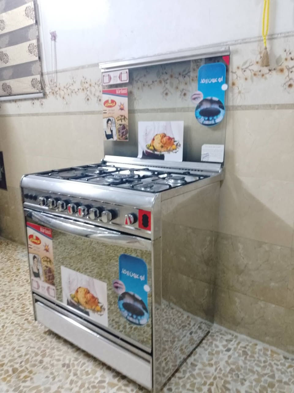 السلام عليكم 
طباخ كريازي امتياز ايطالي قياس 80×60 كلو شغال والفرن خطين مستخدم 
العنوان حي الفلاح الثانية 
السعر / ٢٥٠ الف 
رقم الموبايل ***********
