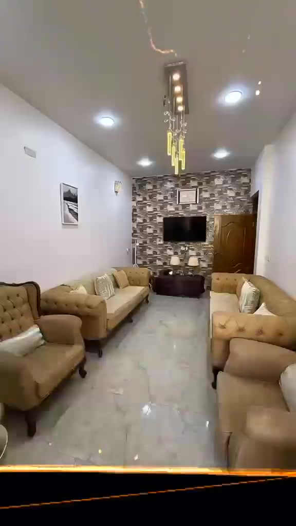 ✋✋ السلام عليكم ✋✋
🏡بيت للبيع 90متر🏡🌷السعر 270 مليون و بي مجال ⬅️نوع العقار《طابو صرف》طابقين 
⬅️اسم الحي《 بغداد/ الكرخ/حي الجهاد / الاساتذة قريب السايدين و الشارقة 》
⬅️المساحه  《 90》متر
⬅️البيت مدخلين 
⬅️الواجهه   《4،5》متر 
⬅️النزال      《 20 》متر
⬅️الشارع    《 10》متر 
⬅️عدد الطوابق《 2》
⬅️عدد غرف النوم 《3》
⬅️عدد صحيات [2]
⬅️ارضيات الدار واجهة  《 مرمر 》
⬅️الخدمات 《كهرباء.ماء. مجاري. تبليط》
⬅️بألقرب من الدار 《مدارس. سوق. عيادات طبية 》⬅️بناء حديث 
📞 للاستفسار اتـصـال ☎️ صاحب العقار  ***********
