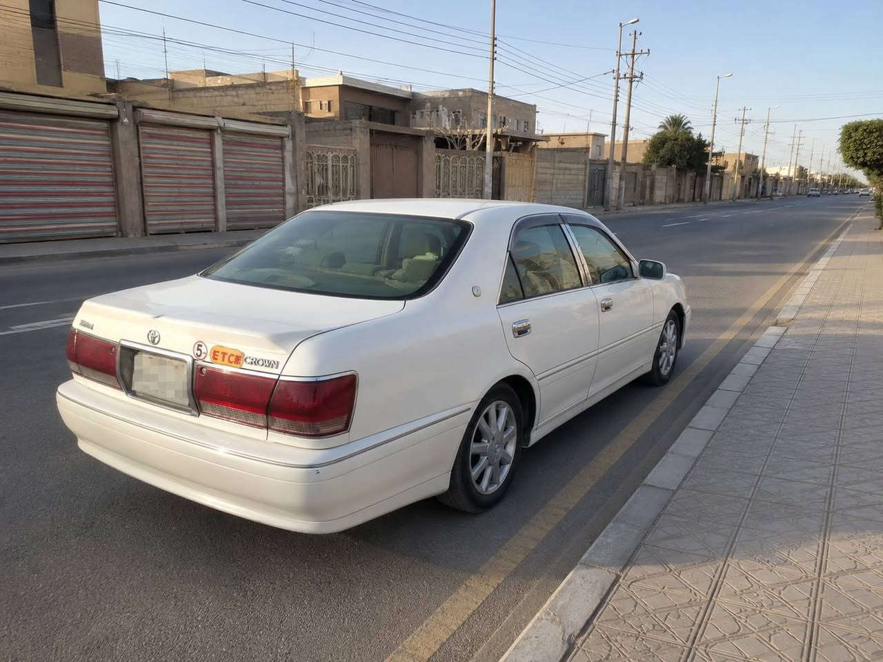 البيع ملكه موديل 2000 رقم بغداد كمرك مدفوع  محرك ديفور الكبير كرستال 4دكم مكفوله السعر 97 وبيه مجال قليل الاستفسار على الرقم *********** مكاني حله اني غير متواجد على الفيس
