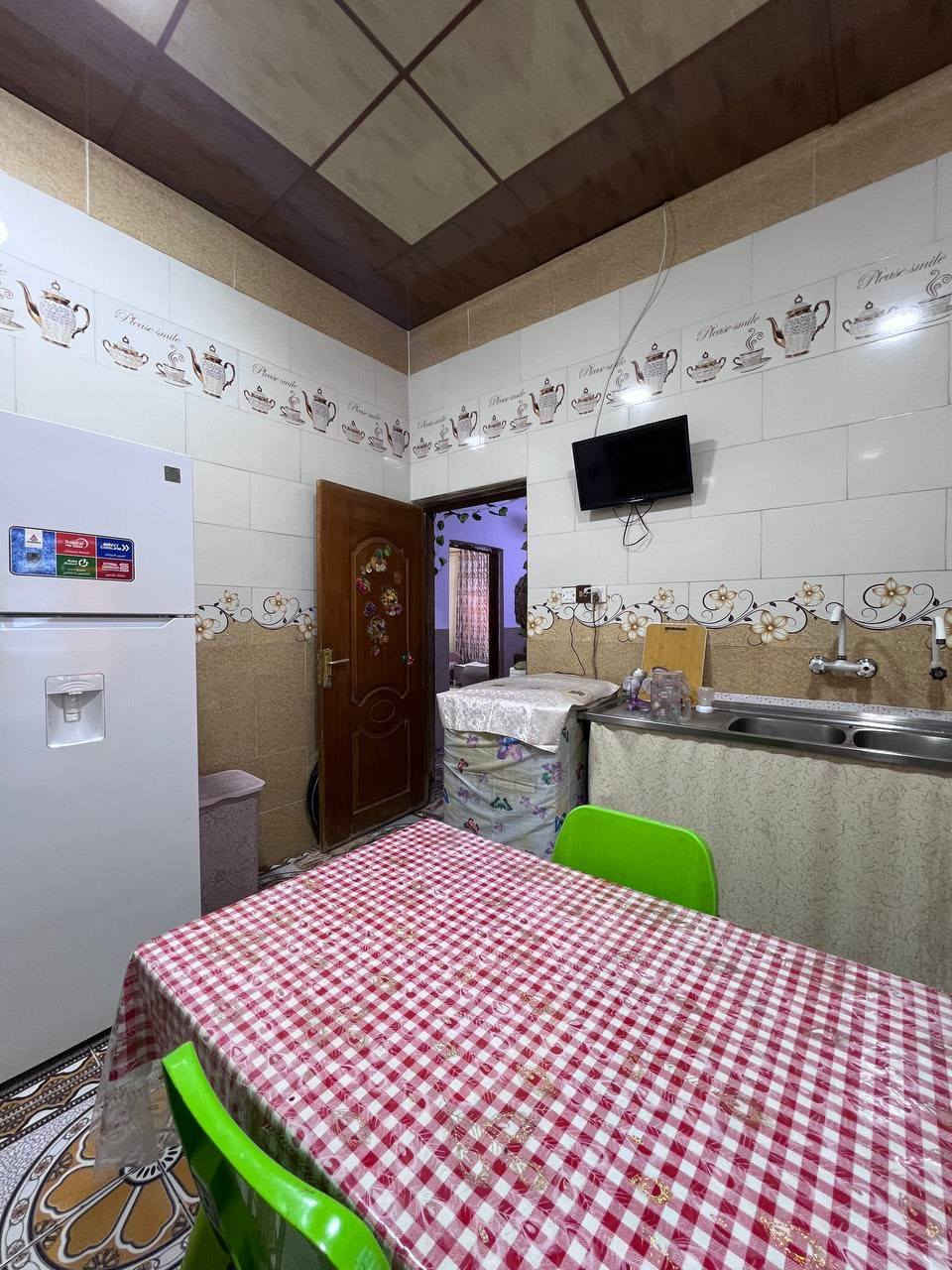 بيت برخص التراب لايفوتك
#المساحة :: 100م ركن على شارعين تبليط
#السعر :: 58 وبي مجال بسيط 
ثالث بيت عن شارع العوجة السايدين الرئيسي
#طابو صرف زراعي عراقي نموذج 25
#يحتوي :: غرفتين منام صالة صحيات داخلية وخارجية
استقبال طارمة درج خارجي ومطبخ ومنور .
إبي الخصيب - العوجة .
بيع مستعجل واقع البيت والموقع أجمل من الصور
#للأستفسار :: ***********
