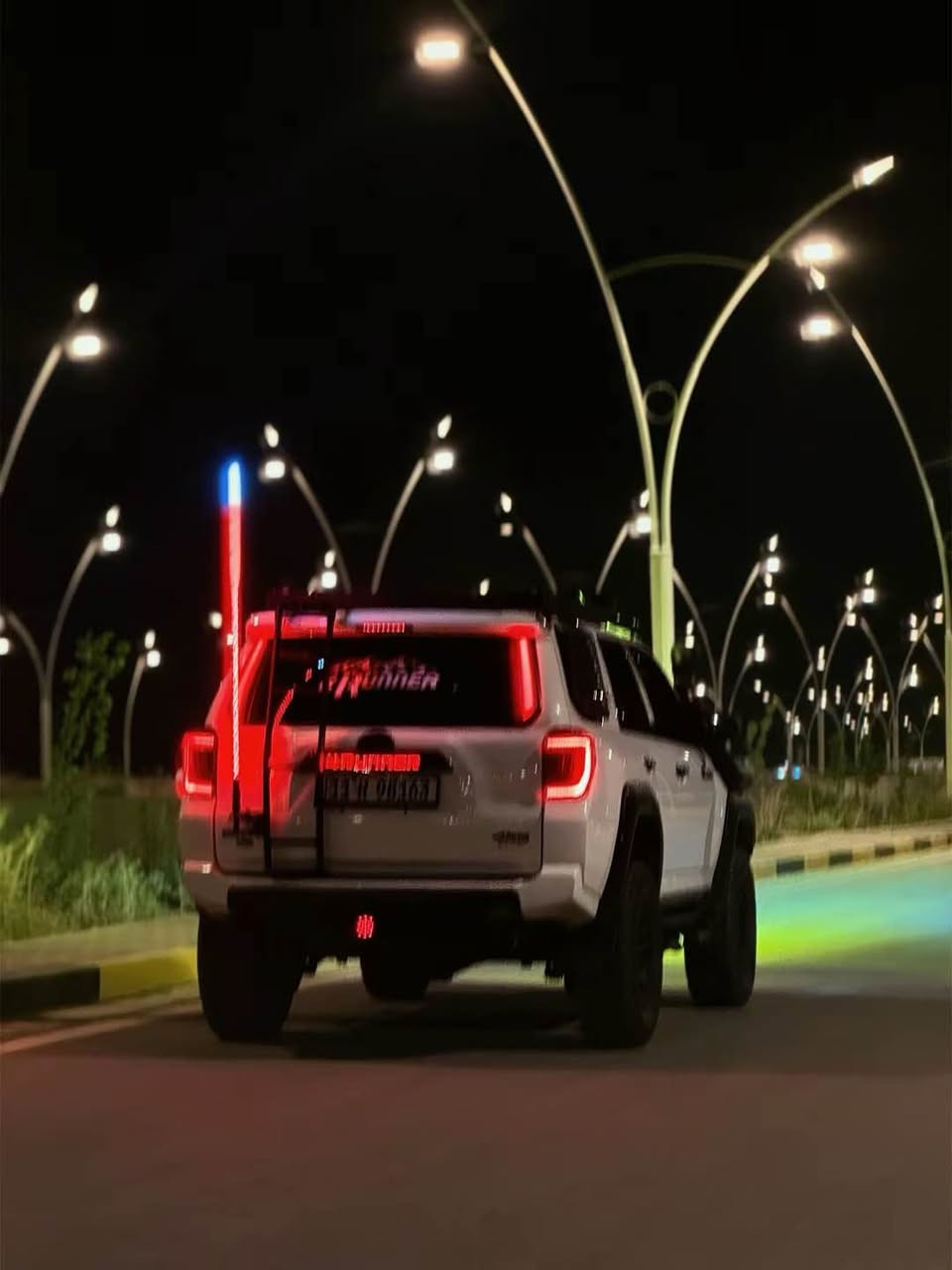 السلام عليكم 
تويوتا فورنر 
TRD OFF ROAD 
2023 
لون ابيض

سياره مزوده ومعدله على اخر حباية 
تريد بس واحد يركب ويكشخ 
سياره جاهزه وما ناقصها شي الحمد لله 

اي استفسار اتصل على رقم *********** سامراء, صلاح الدين
