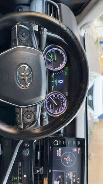 السلام عليكم 
كامري هايبرد XLE موديل 2023 وارد امريكي 
حادثها بنيد وجاملغ صور الحادث بالمنشور 
ايرباك برده فقط 
فول مواصفات 
فتحة سقف 
رادار امامي وجانبي 
تحديد مسار 
شاشه كبيره 
كشنات جلد كهرباء 
تدفئة كشنات وستيرن 
اشارة مرايه جانبيه 
اشارت ترحيب بالباب
 بصمة ابواب 
كامره خلفيه دواره 
اوتو هولد 
ثلاث انظمه قياده 
تبريد خلفي قطعتين 
هواي مواصفات بيها بعد 

السعر 210 $ 

***********
