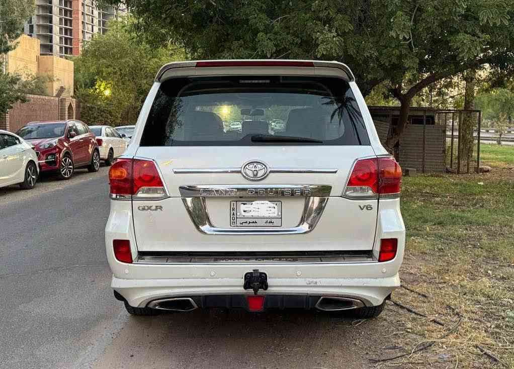 لاندكروز  2011 GXR  محدث 2015
رقم بغداد 
6 سلندر محرك مامفتوح 
ماشية 260 الف  

 السعر 29.000$

المواصفات:
- فتحة 
- بصمة 
- كشنات مخمل 
- شاشة
- ⁠شاشة وسطية في السقف
- كاميرا 
- تحكم ستيرن 
- ثلاجة
- حساسات 

رقم بغداد 

الملاحظات:
المحرك والكير كفالة

سيارة بدون حادث

باب السايق والجاملغ الامامي مصبوغ اثر شخوط بدون حادث 
نص الباب الخلفي و نص الجاملغ الخلفي انصبغ هم اثر شخوط 

مكان سيارة 

كركوك - بغداد

*********** كركوك, العراق
