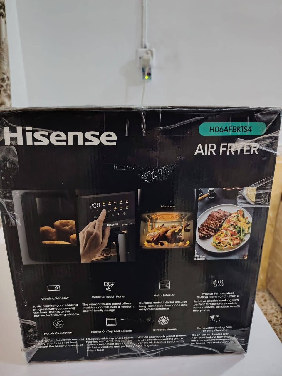 العنوان: قلاية هوائية هايسنس (Hisense) سعة 6.3 لتر - جديدة تماماً بالكارتون
​التفاصيل:
​الموديل: H06AFBK1S4
​الحالة: جديدة تماماً (غير مستخدمة نهائياً وعلبتها مغلقة).
​المواصفات: تحتوي على نافذة رؤية لمتابعة الطبخ، شاشة لمس ملونة، 10 برامج طهي تلقائية، وتدفئة مزدوجة (علوية وسفلية) مع تدريب هواء حار لطبخ صحي بدون زيوت.
​السعر: 125,000 دينار (قابل للمناقشة البسيطة للشراي ).
​الموقع: النجف.رقم الموبايل ***********
