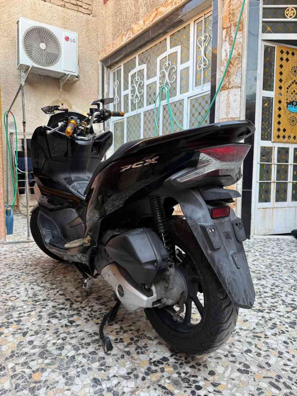 سلام عليكم دراجه pcx جيل ٣ كفاله عامه
للبيع سعر ٢٢٥٠
دراجه رمبه مجال حق جيه 
مكاني مدينه صدر 
رقم ***********
