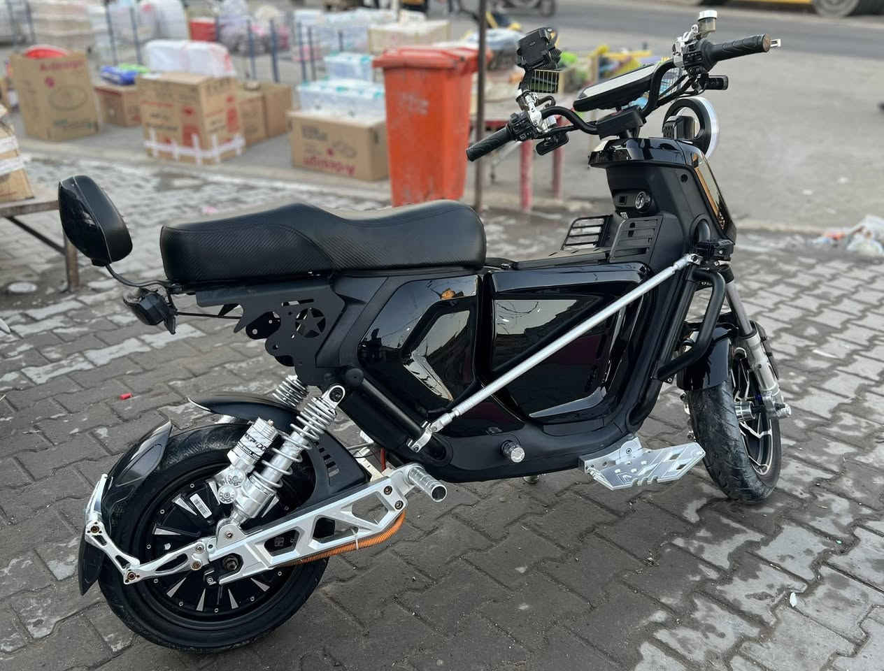 للبيع دراجه شحن نوع. NIU    كلشي يشتغل بيها ربع متصرف عليها استخدام شي قليل 

ملف 2000
سرعه 70 
بطارية 48 فولت 50 أمبير 
بطارية ليثيوم المرغوبة
 
كلشي بيها مزود بلصين 🇨🇳 
دبلات أماية والويل 
ابريكات 
دوسات الرجل 
الشيال الخلفي والدبلات الخلفية 

السعر المطلوب   مليون و300
 
مكاني بغداد باب الشيخ 

***********
