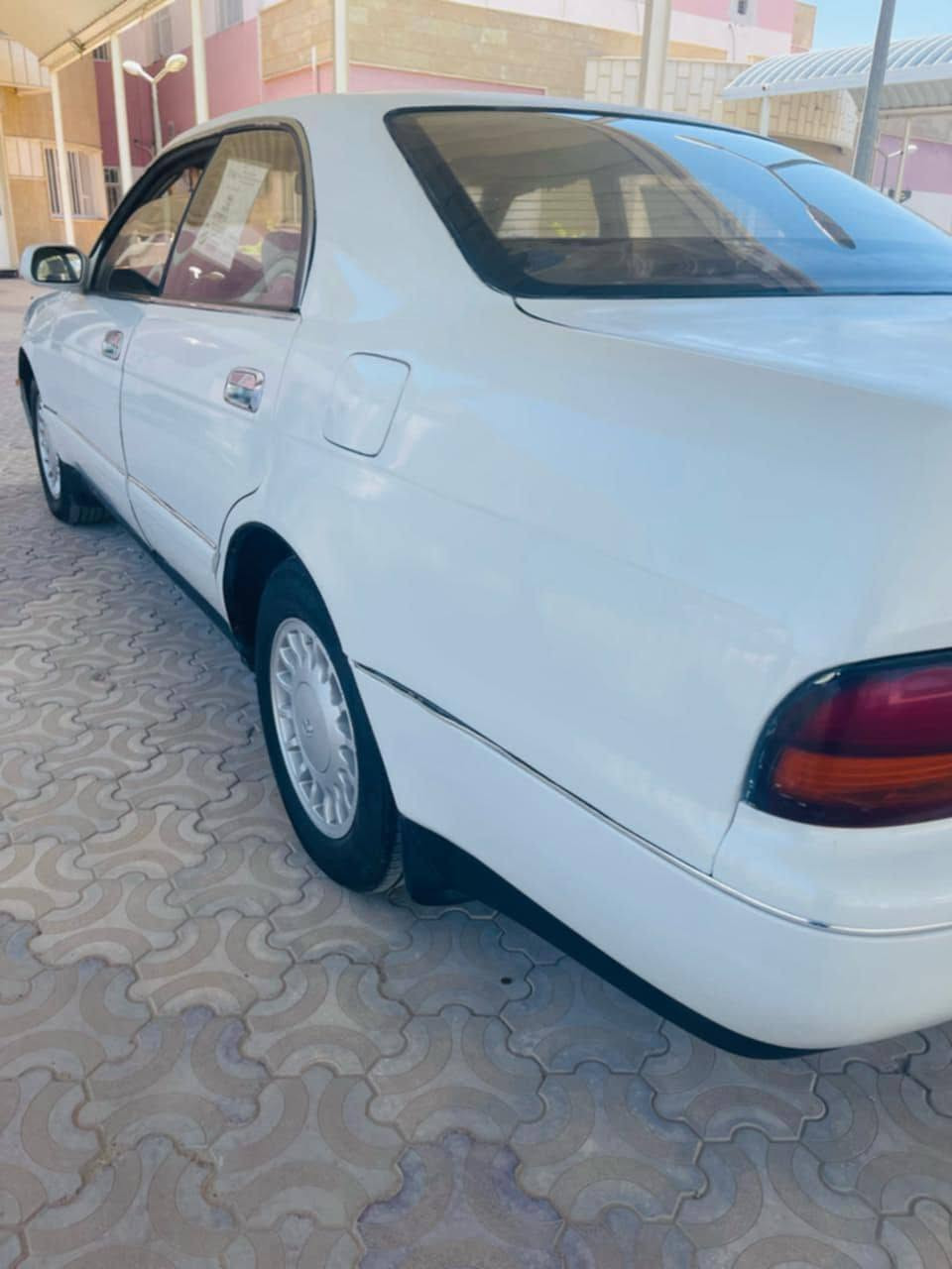 سلام عليكم بطه مكينه ثنين ونص حداديه جديديه مصبوغه للجماليه مكينه وكير نضيفات حلوه سياره سعر 45 وبيها مجال للطيبين ***********

