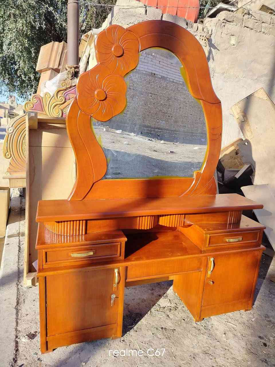 اغراض مستعمله منزليه للبيع وباسعار مناسبه للتواصل العماره حي النداء تلفون///***********
