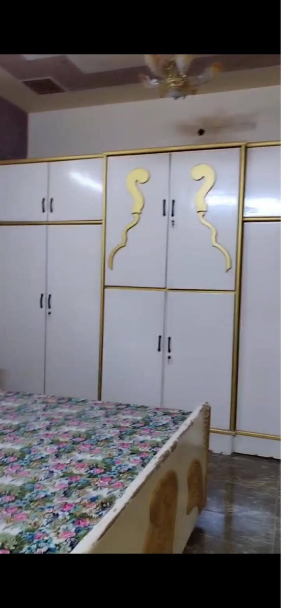 للبيع غرفه حطاطه سعر ٦٠٠ وعنوان فلوجه حي الشهداء رقم *********** للإستفسار
