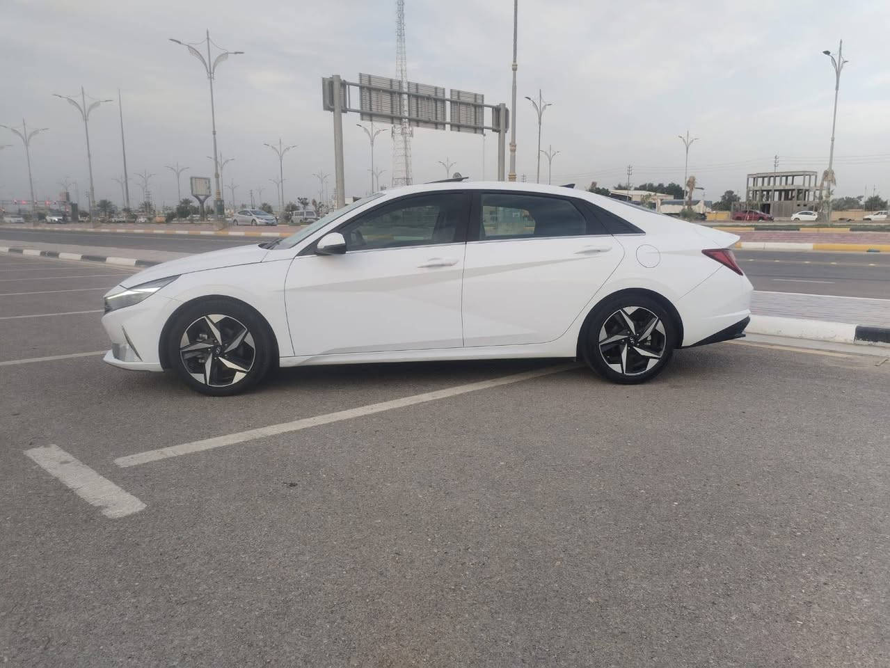 السلام عليكم.. النترا ٢٣ بأسمي وارد امريكي هايبرد بيه 3قطع تبديل  لغد الامامي بي تعمير م واحد ع واحد صور الحادث والسونار بالمنشورالسعر122وبيها مجال السياره جديده احلئ من الصور ماعايزه كلشي تلفوني() ***********
