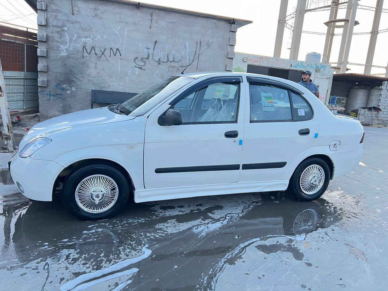 طيبه 2013 بيه رشات صبغ بسيطه سياره جاهزه مكينه وكير كفاله تبريد شغال السعر 30 شرط التحويل مكان السياره ديوانيه (***********)
