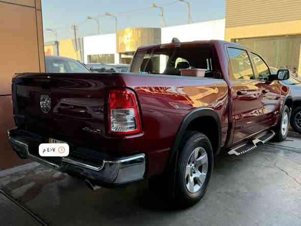 السلام دوج رام ٢٠٢١ بك هورن حادث موضوح بلمنشور بدون صبغ بدون تبديل رقم بغداد بسمي سيارة جديدة ماشي ٤٤
باب طويل بدي قصير لمرغوب محرك ٥٧٠٠ 
*********** مكان بغداد لبيع او مروس
