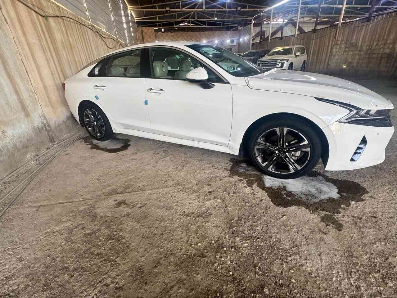 سلام عليكم. K5   موديل ٢١ بغداد تحويل  
محرك ٢٠٠٠ بصمه كشنات جلد شفتات إسترين بردات  مكفوله من الضربه والصبغ
ماشيه ١٠٠
بيه شخوط بدوسه جه العبري
السعر ٩٥ وبيه مجال 
مكان السياره ذي قار 
***********
*********** ناصرية, ذي قار
